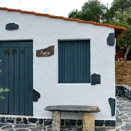 Casa Do Ferreiro II Hotel Gois Exterior photo