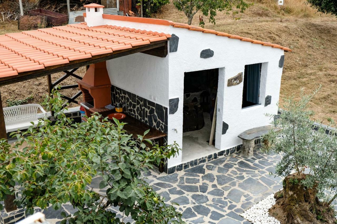 Casa Do Ferreiro II Hotel Gois Exterior photo