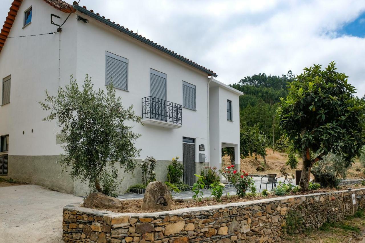 Casa Do Ferreiro II Hotel Gois Exterior photo